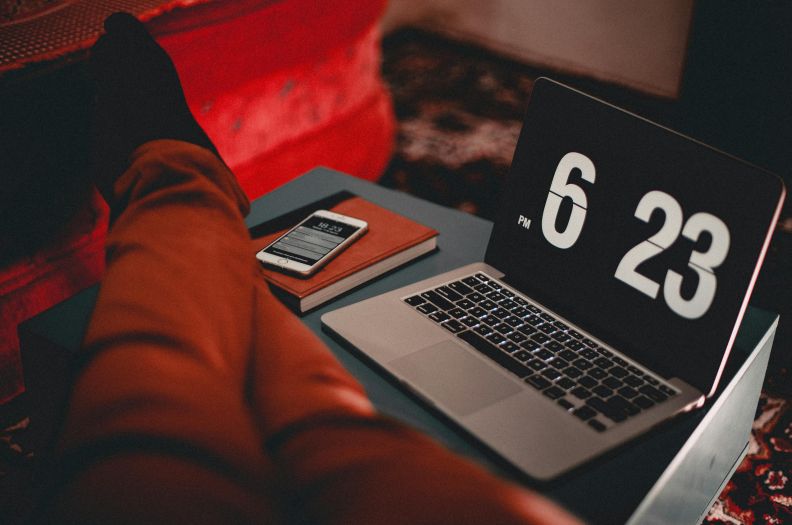 财务实用软件哪个好一点 “嘿，这款财务实用软件，选哪个更好啊？”