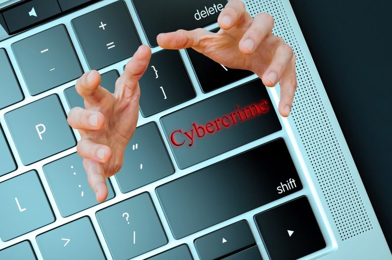 erp系统哪个电脑都能用嘛安全吗 10. ERP系统中，电脑是否是先决条件？