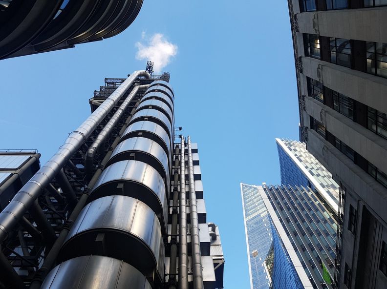 建筑劳务用什么财务软件最好 建筑劳务财务软件选购技巧，轻松解决财务难题
