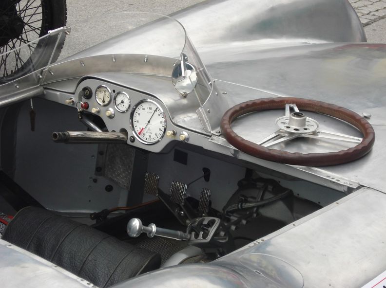 汽车配件进销存出入库管理系统怎么操作？快速上手指南