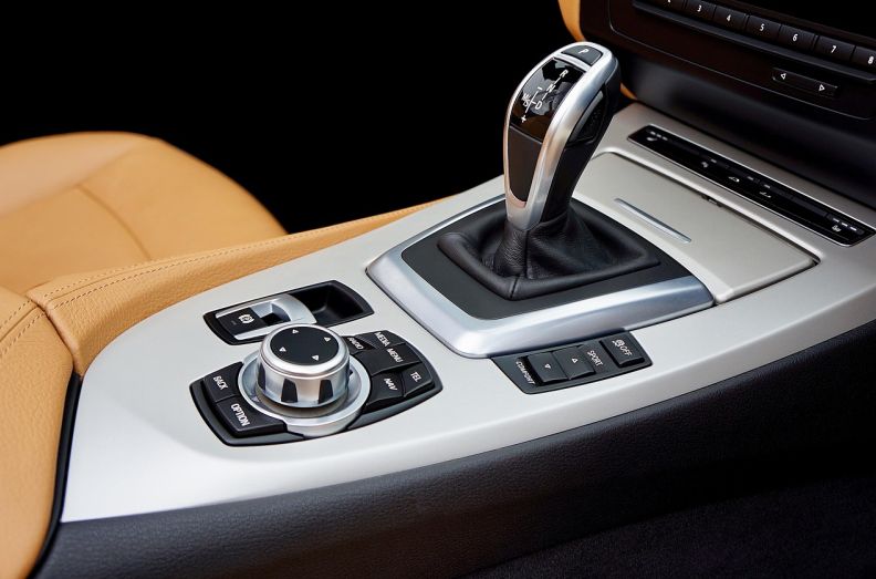 雅迪出入库用什么系统好用点 库存管理高效方案推荐